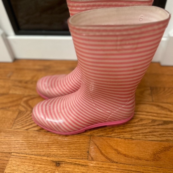 UGG women's size 6 pink striped
Wellington rainboots - Picture 2 of 12